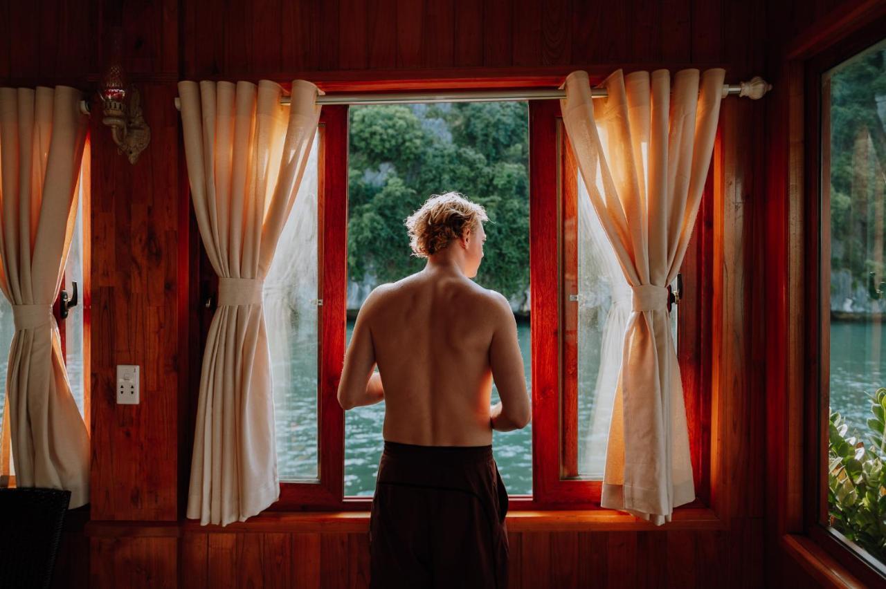 Cat Ba Bay Cruises Hotel Dong Khe Sau Kültér fotó
