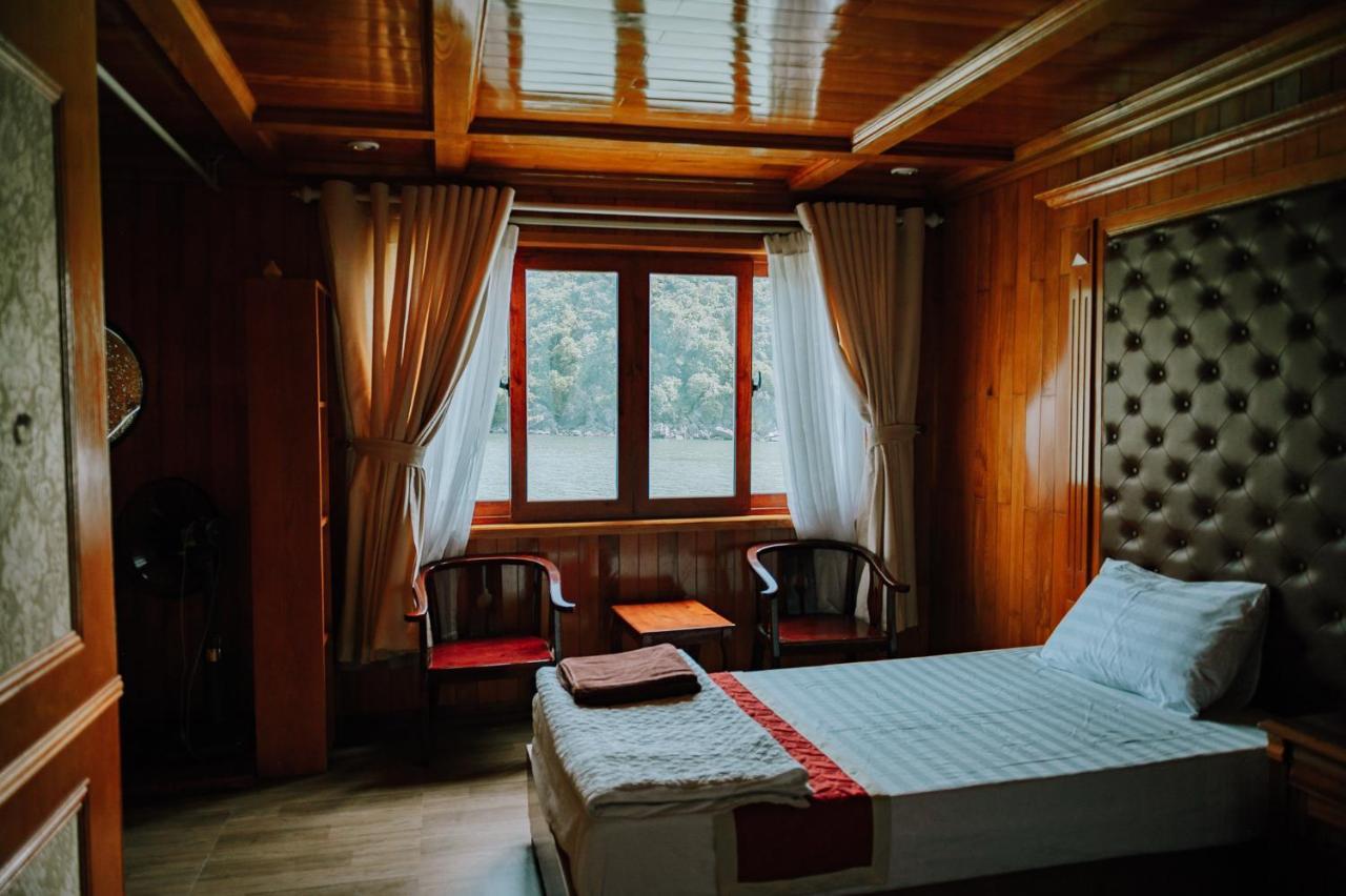 Cat Ba Bay Cruises Hotel Dong Khe Sau Kültér fotó