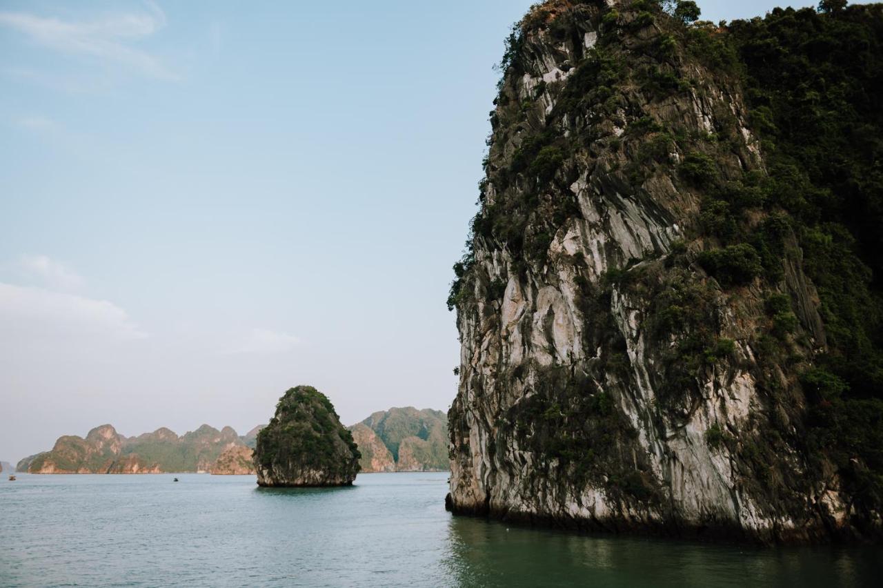 Cat Ba Bay Cruises Hotel Dong Khe Sau Kültér fotó