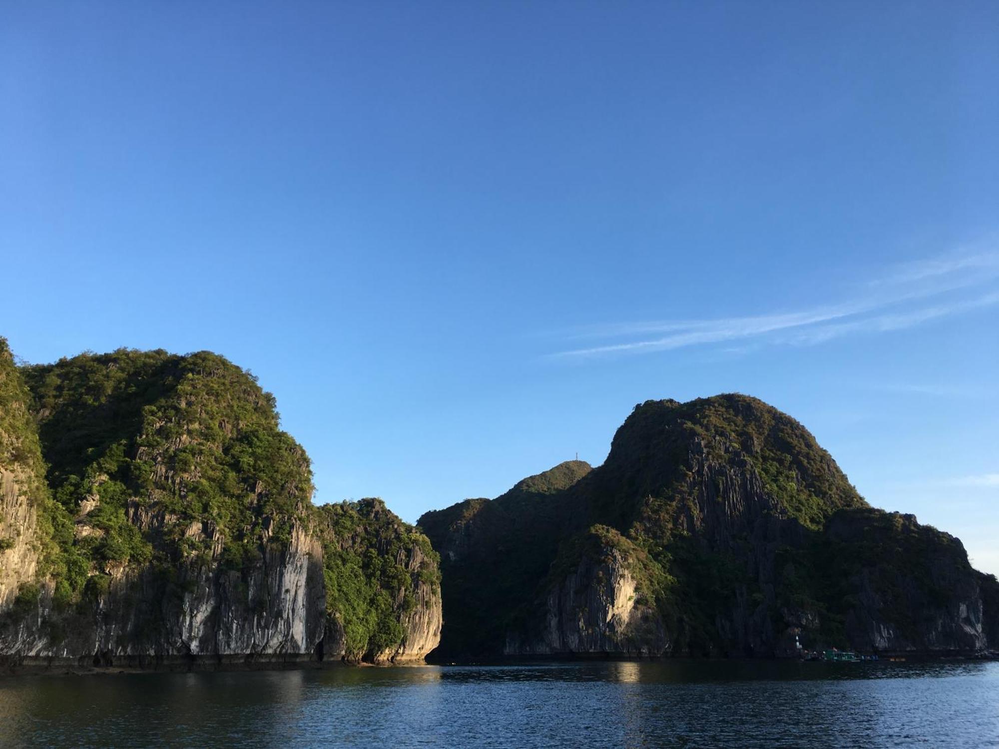 Cat Ba Bay Cruises Hotel Dong Khe Sau Kültér fotó