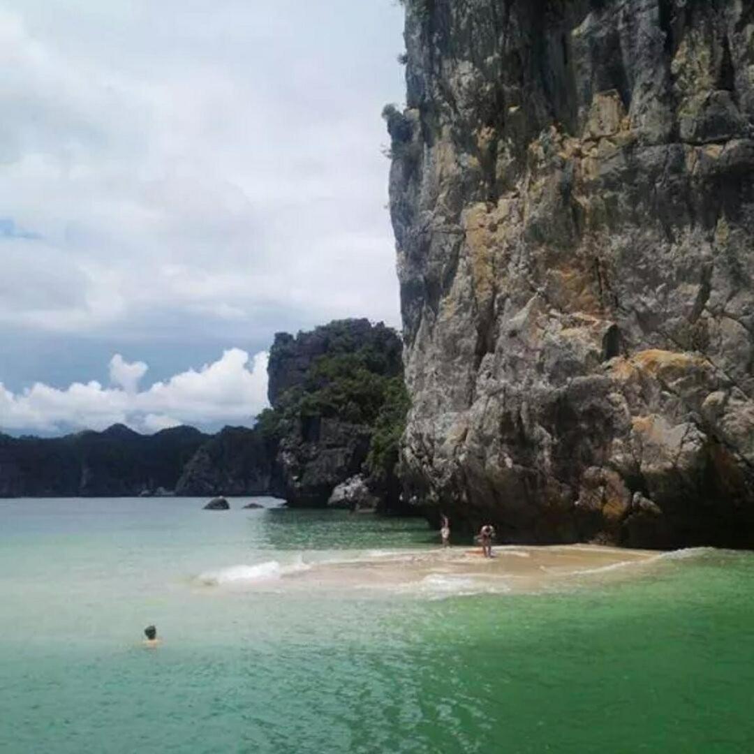 Cat Ba Bay Cruises Hotel Dong Khe Sau Kültér fotó
