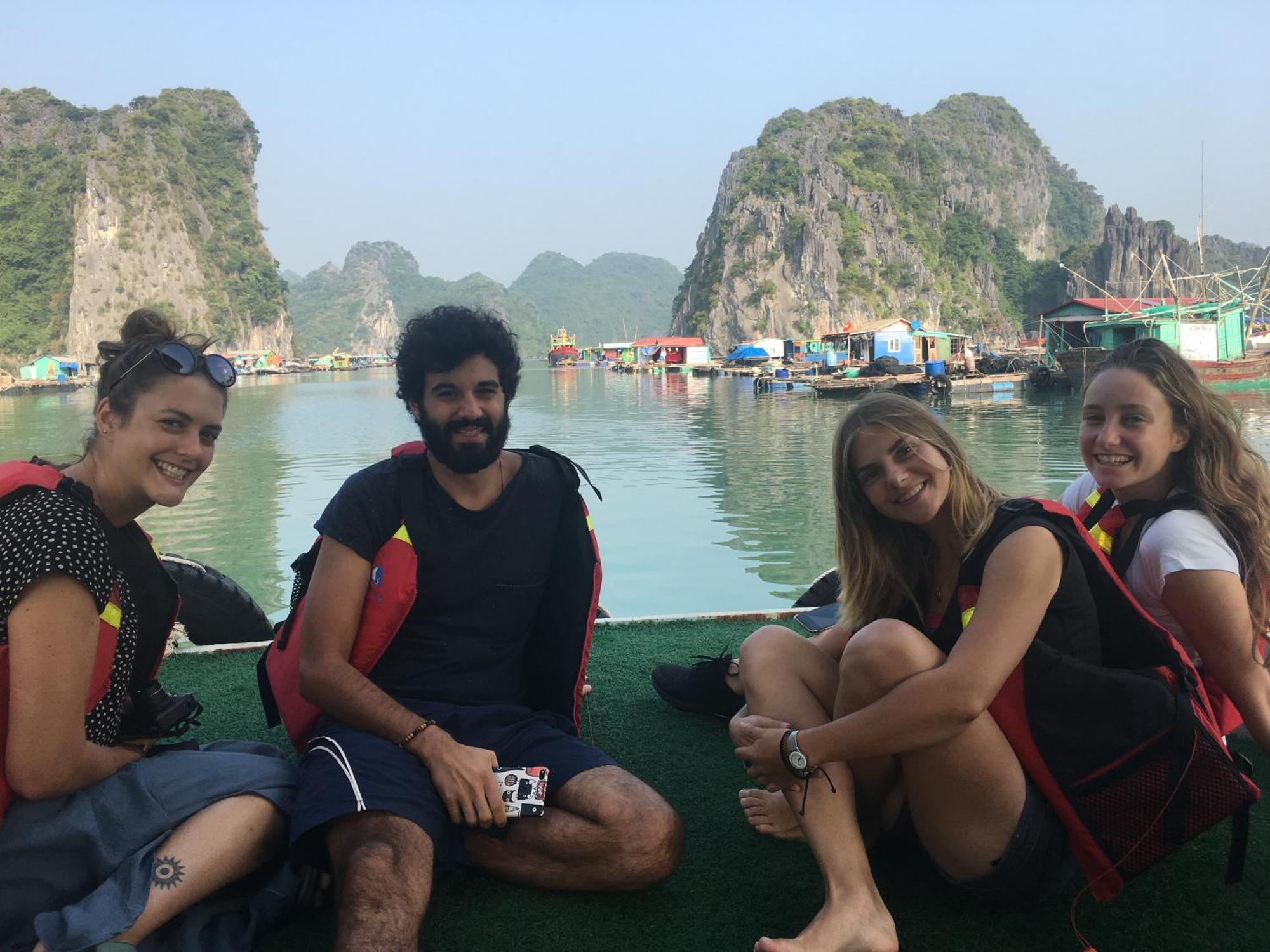 Cat Ba Bay Cruises Hotel Dong Khe Sau Kültér fotó