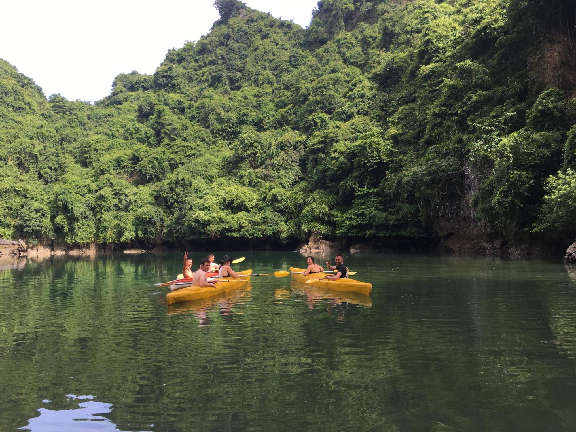 Cat Ba Bay Cruises Hotel Dong Khe Sau Kültér fotó