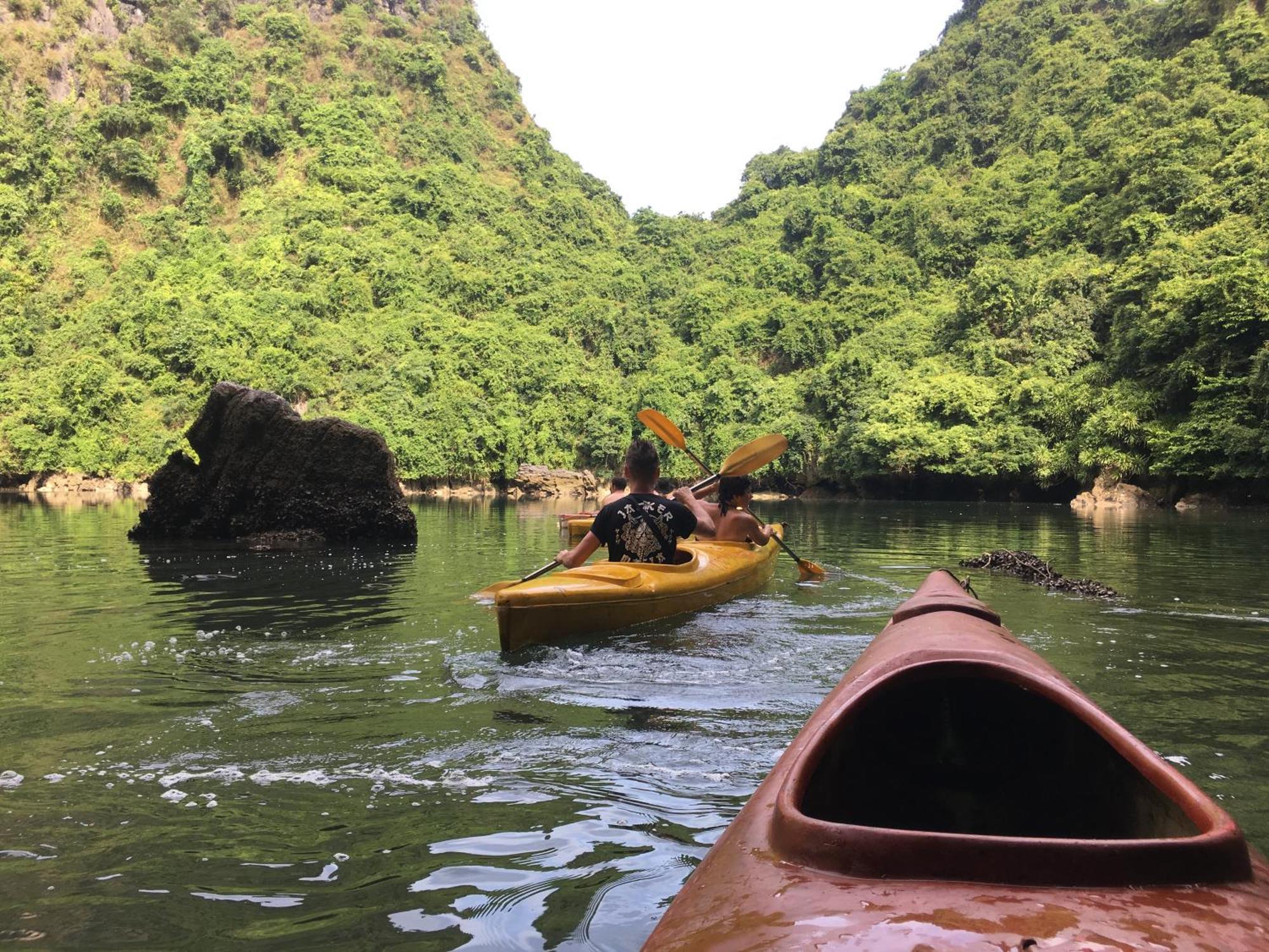 Cat Ba Bay Cruises Hotel Dong Khe Sau Kültér fotó
