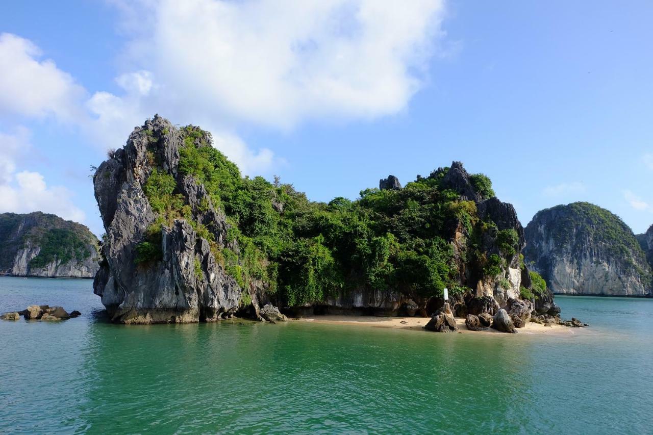 Cat Ba Bay Cruises Hotel Dong Khe Sau Kültér fotó