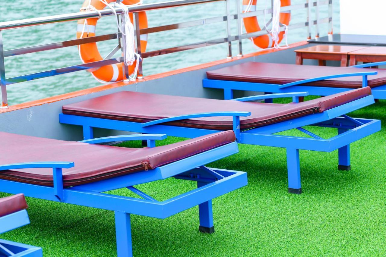 Cat Ba Bay Cruises Hotel Dong Khe Sau Kültér fotó
